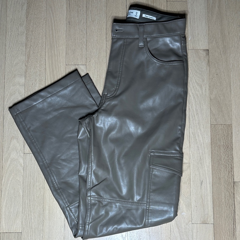Abercrombie & Fitch Cargo Brown Vegan Leather Pants Size 27 Curve Love